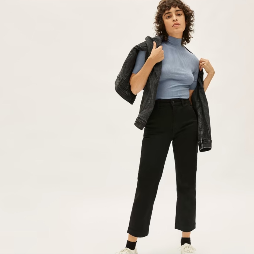 Everlane Straight-Leg Crop sz 0 short in black